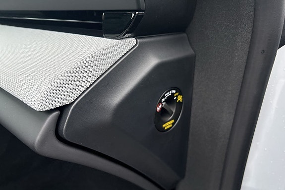 Polestar 4 16 of 18
