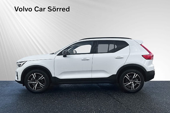 Volvo XC40 3 of 11