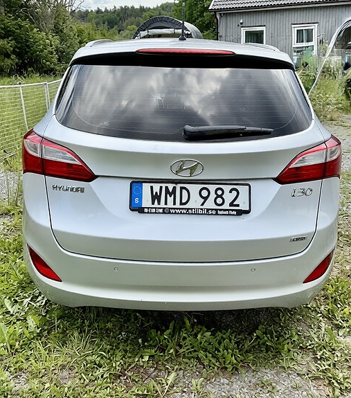 Hyundai i30 2 of 5