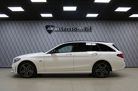 Mercedes-Benz C300 3 of 5