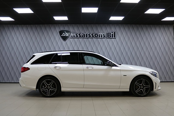 Mercedes-Benz C300 5 of 5