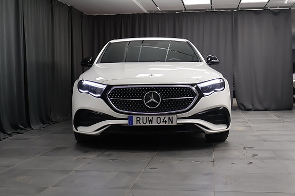 Mercedes-Benz E220 d 3 of 5