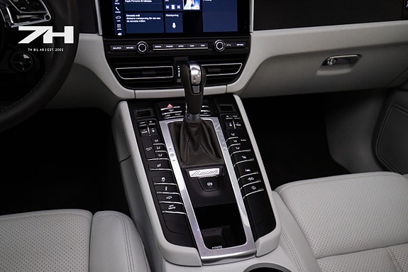 Porsche Macan GTS 14 of 25