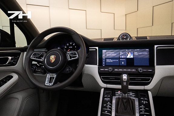 Porsche Macan GTS 12 of 25