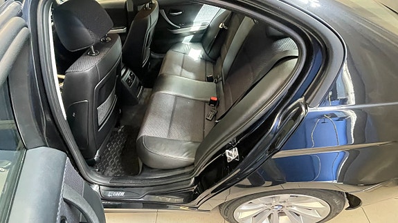 BMW 320d 5 of 5
