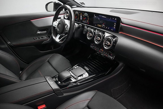 Mercedes-Benz CLA35 10 of 26