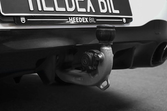 Mercedes-Benz CLA35 25 of 26