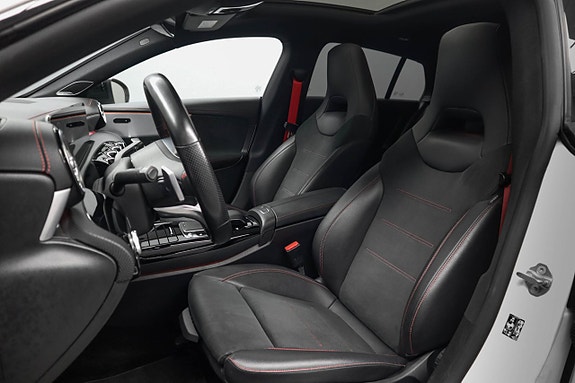 Mercedes-Benz CLA35 9 of 26
