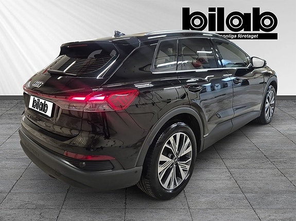 Audi Q4 e-tron 4 of 9
