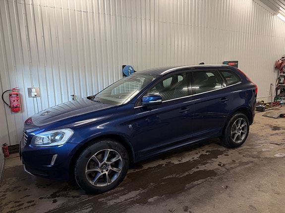 Volvo XC60 2 of 5