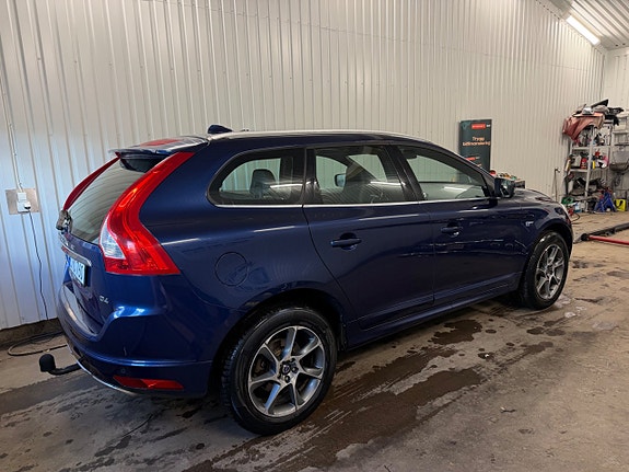 Volvo XC60 4 of 5