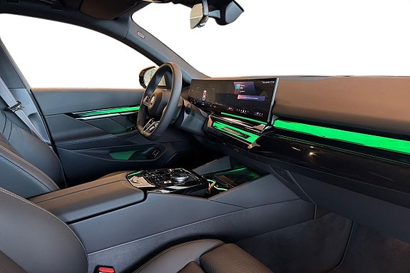 BMW i5 13 of 21