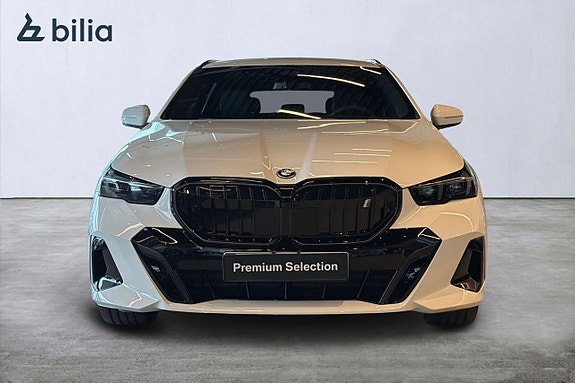 BMW i5 9 of 21