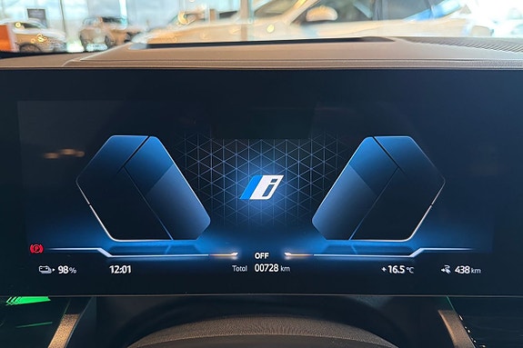 BMW i5 16 of 21