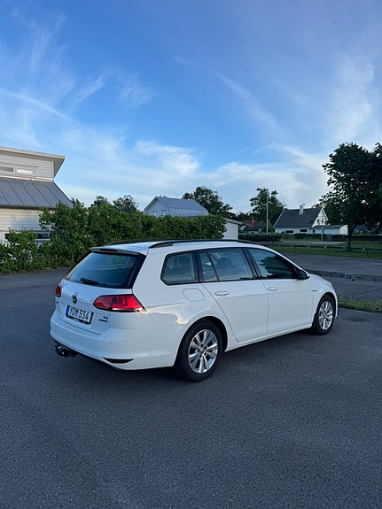 Volkswagen Golf VII 4 of 5