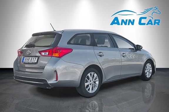 Toyota Auris 4 of 9