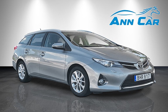 Toyota Auris 5 of 9