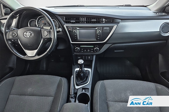 Toyota Auris 8 of 9