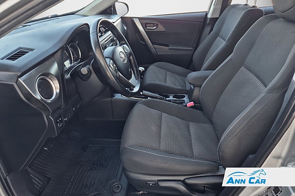 Toyota Auris 9 of 9