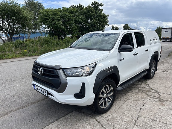 Toyota HiLux 3 of 12