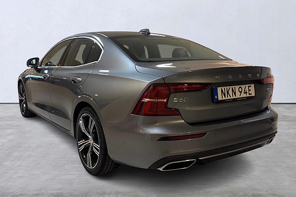 Volvo S60 4 of 5