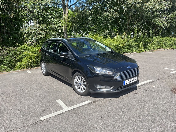 Ford Focus 2 of 7