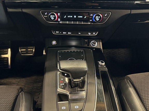 Audi Q5 10 of 24