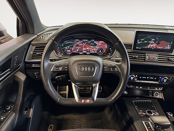 Audi Q5 12 of 24