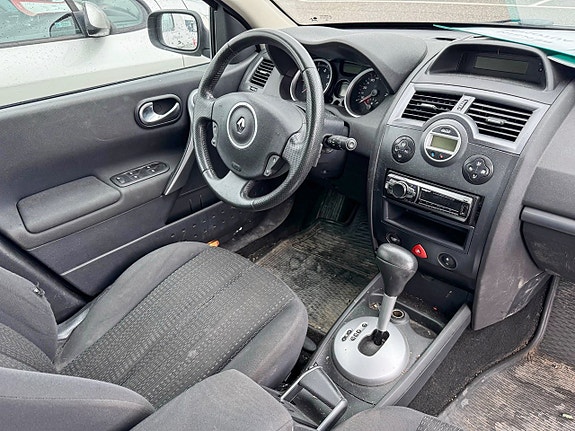 Renault Megane 2 of 6
