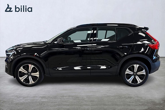 Volvo XC40 3 of 5