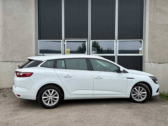 Renault Megane IV 5 of 5