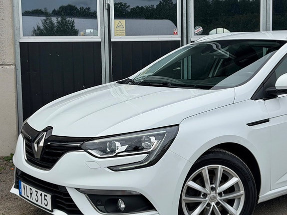Renault Megane IV 4 of 5