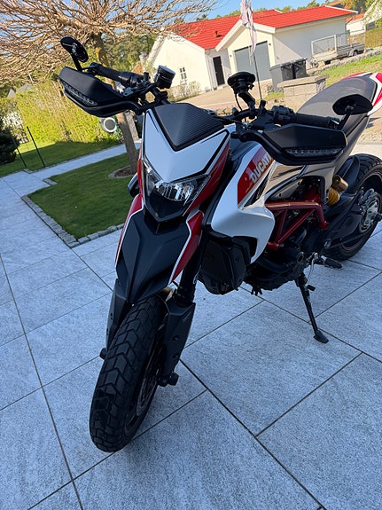 Ducati Hypermotard 821 SP 4 of 11