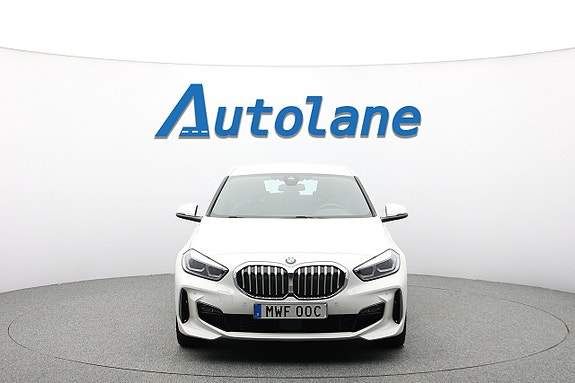BMW 118i 4 of 5
