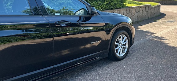 BMW X1 4 of 5