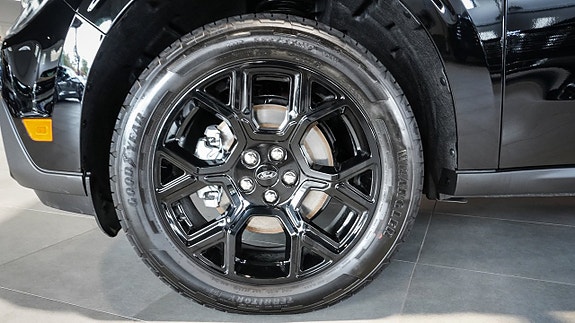 Ford Maverick 6 of 26