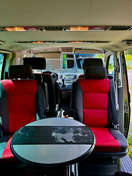 Volkswagen Multivan 16 of 24