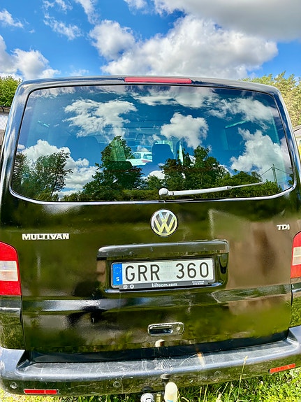 Volkswagen Multivan 2 of 5