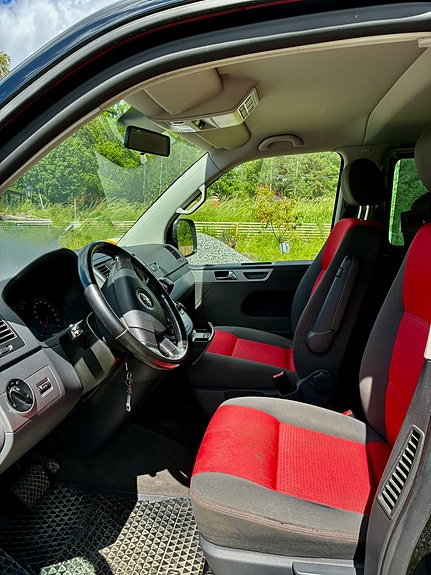 Volkswagen Multivan 10 of 24