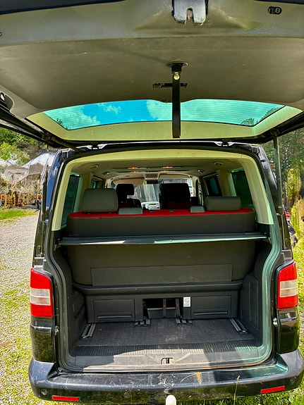 Volkswagen Multivan 17 of 24