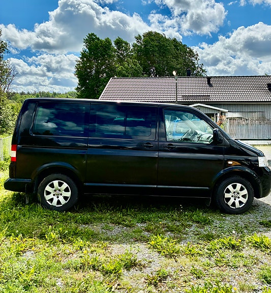 Volkswagen Multivan 3 of 5