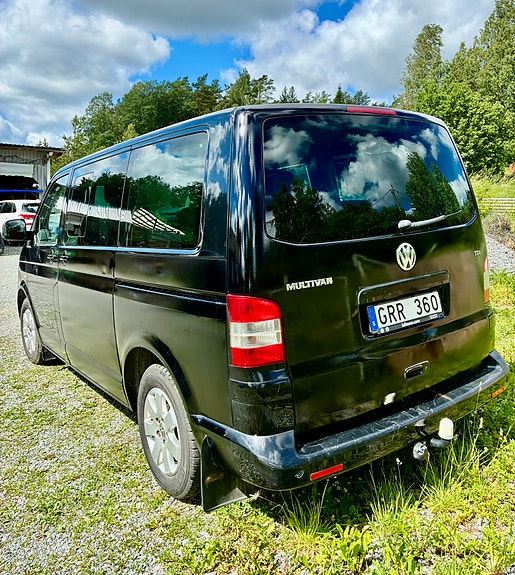 Volkswagen Multivan 7 of 24