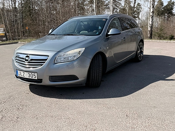 Opel Insignia 2 of 5
