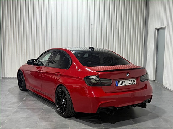 BMW 335i 4 of 5