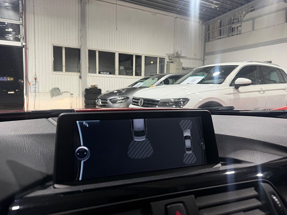 BMW 335i 3 of 5