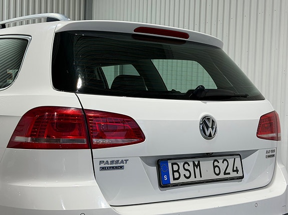 Volkswagen Passat Alltrack 3 of 5