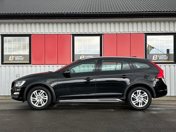 Volvo V60 Cross Country 3 of 5