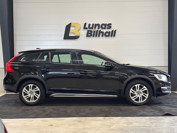 Volvo V60 Cross Country 6 of 27