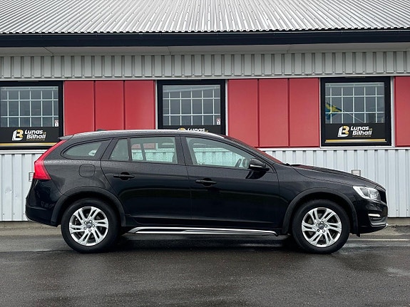 Volvo V60 Cross Country 6 of 27