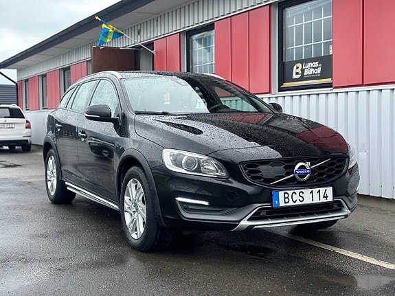 Volvo V60 Cross Country 5 of 5